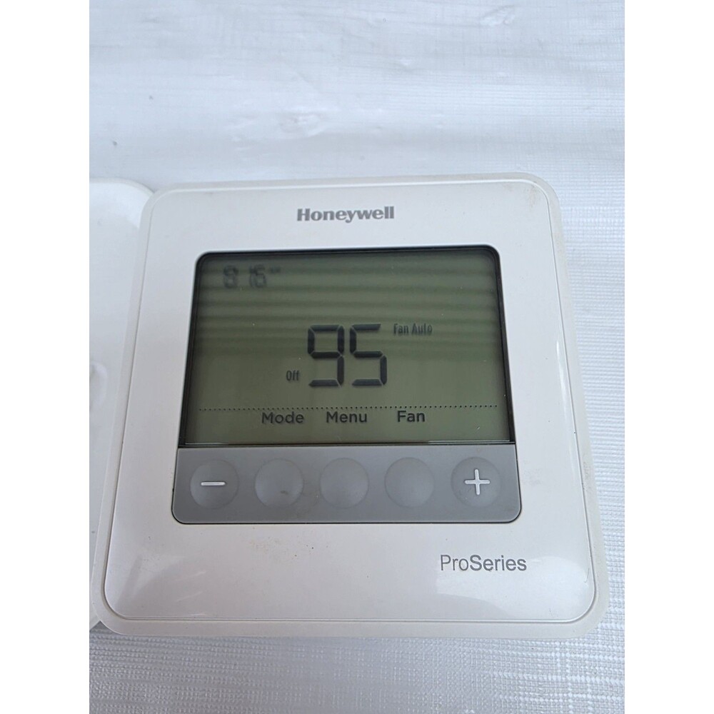 Honeywell T4 Pro Programmable Thermostat- TH4110U2005 - Used, Good Condition!